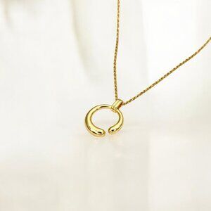 Gold Curved Circle Necklace - Embrace